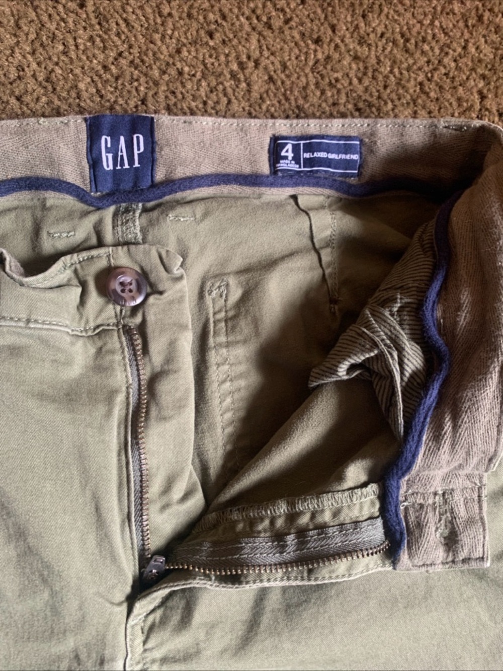 GAP Relaxed Girlfriend Women’s Olive Green Chino Pants Size 4